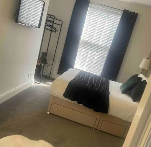 Cosy Modern One Bedroom Flat