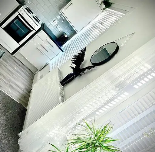 Cosy Modern One Bedroom Flat