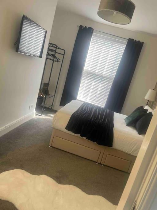 Cosy Modern One Bedroom Flat *
