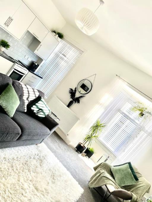 Cosy Modern One Bedroom Flat Apartment *